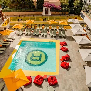 Ryans - Only Adults Apartmanhotel